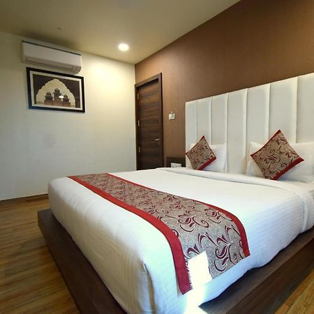 Hotel Fun Park Sanand Экстерьер фото