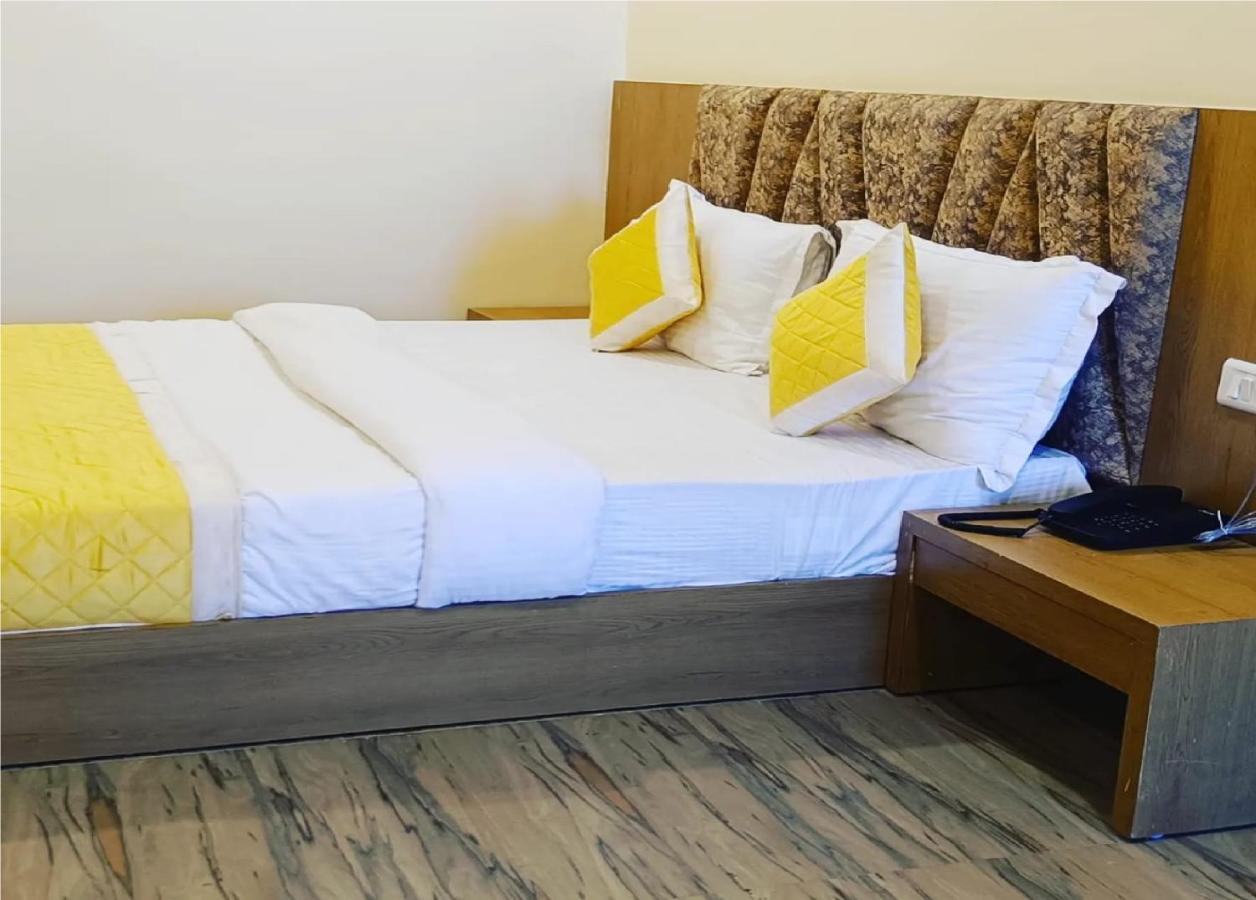 Hotel Fun Park Sanand Экстерьер фото