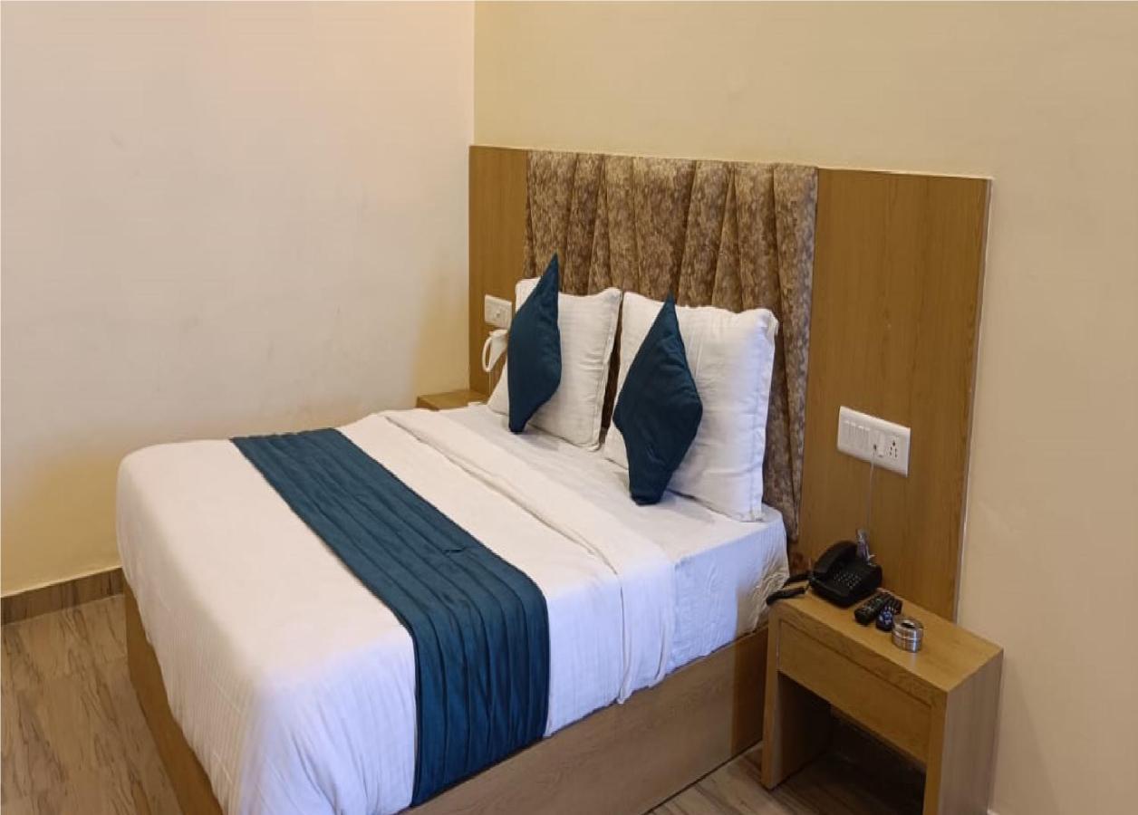 Hotel Fun Park Sanand Экстерьер фото