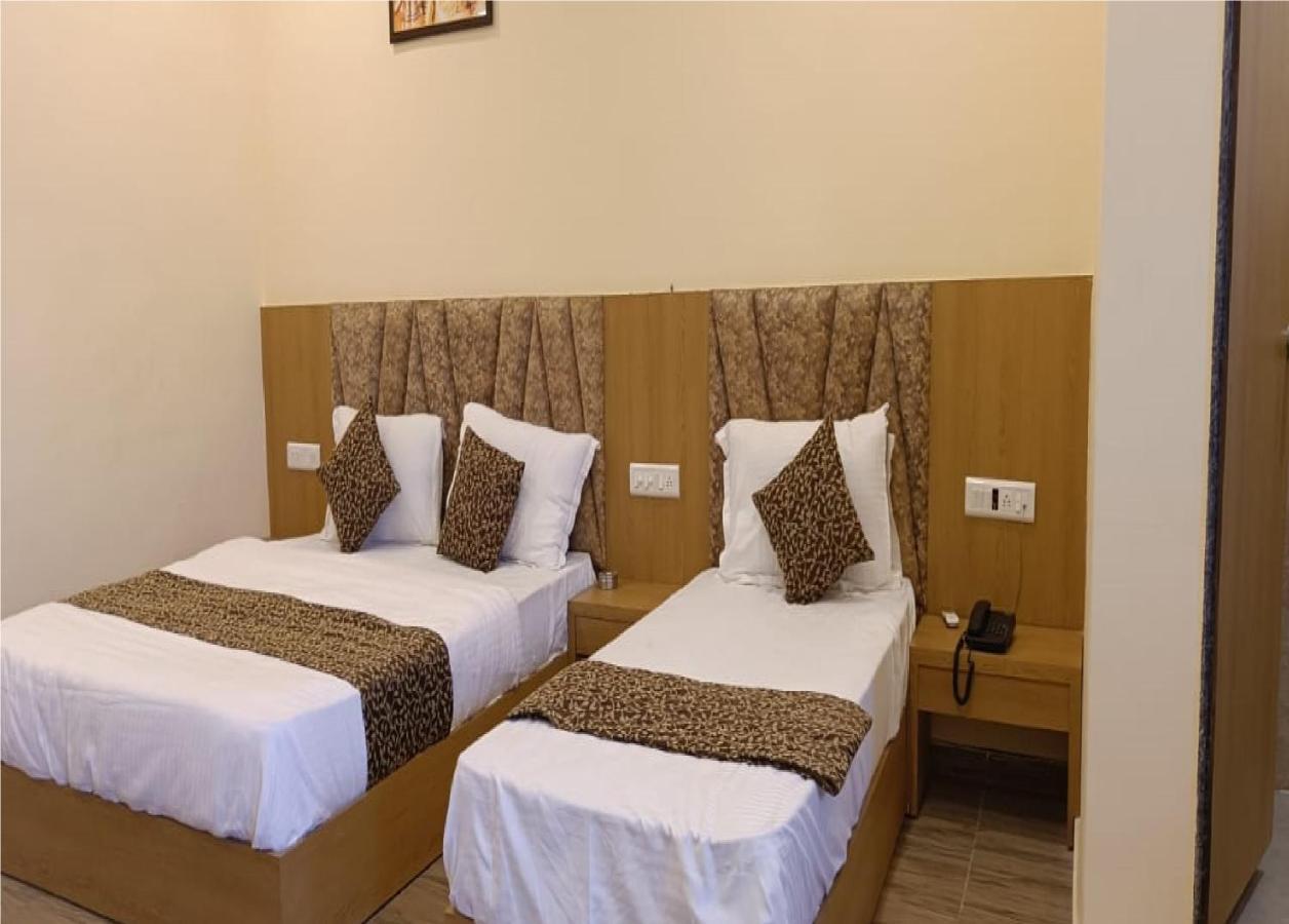 Hotel Fun Park Sanand Экстерьер фото
