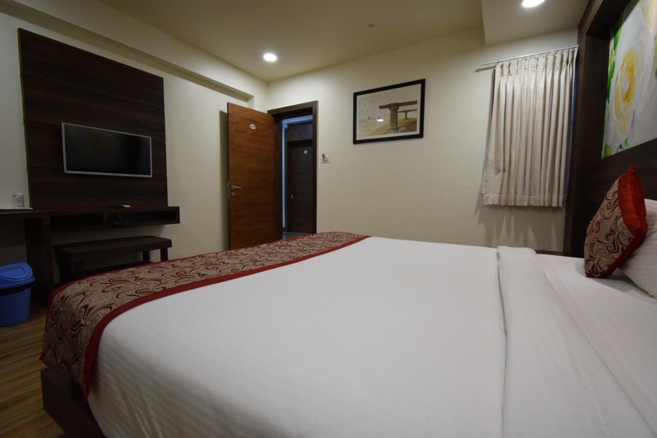 Hotel Fun Park Sanand Экстерьер фото