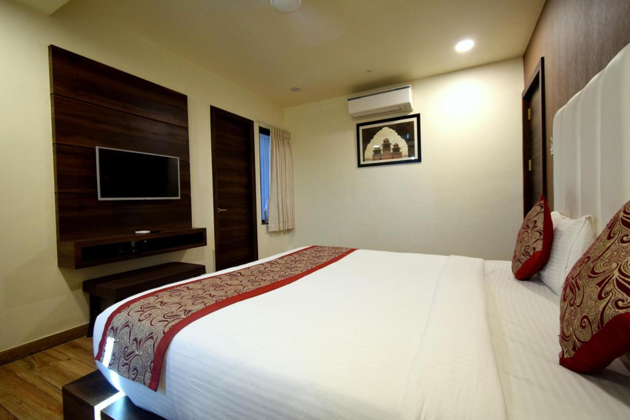 Hotel Fun Park Sanand Экстерьер фото