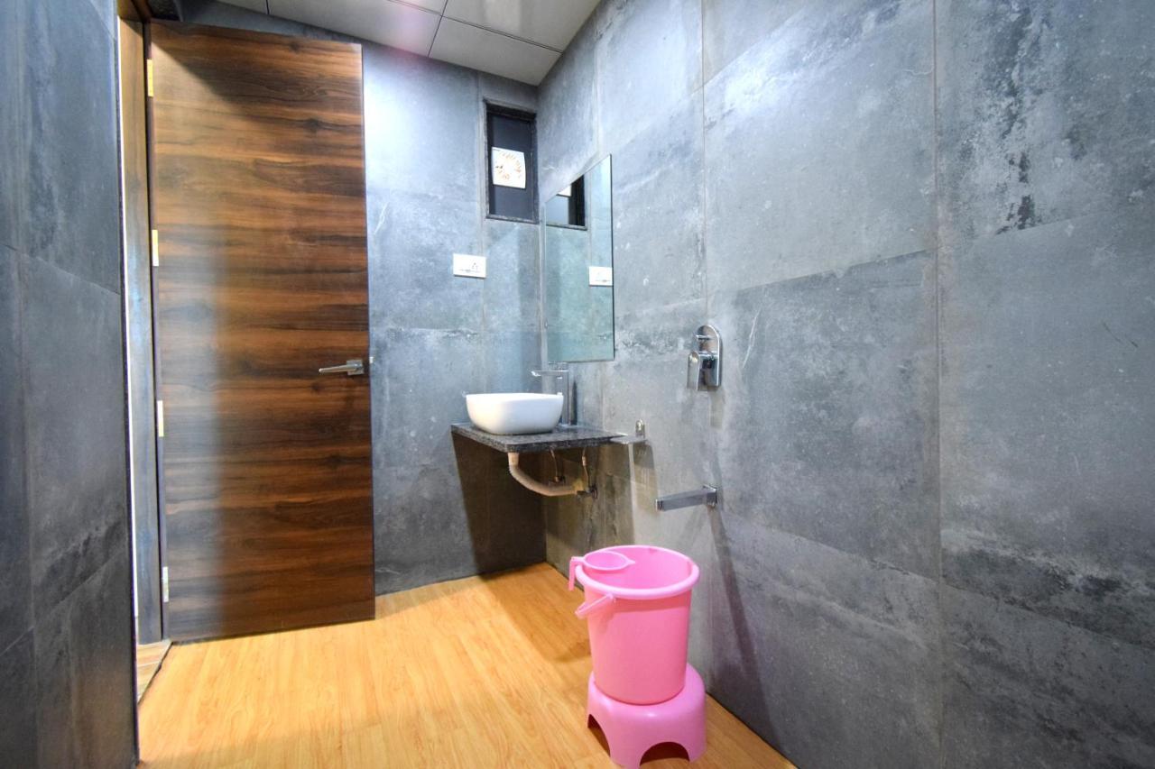 Hotel Fun Park Sanand Экстерьер фото