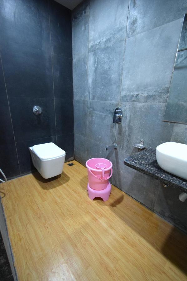 Hotel Fun Park Sanand Экстерьер фото